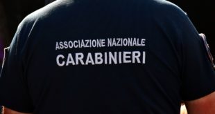 Dimesso soccorso dai carabinieri