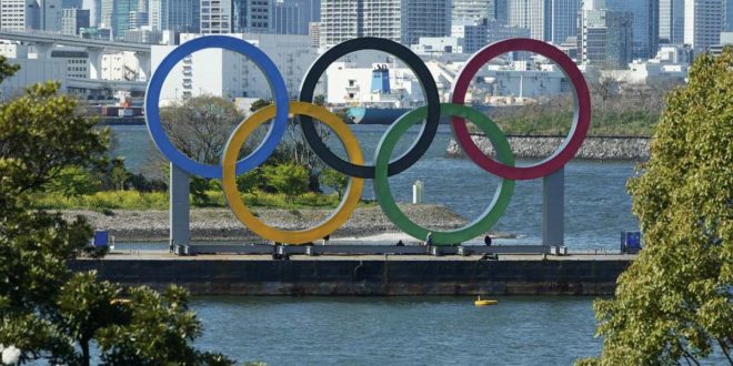 I cinque cerchi olimpici a Tokyo
