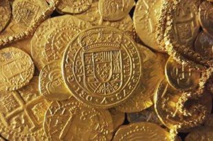 Il mare restituisce antiche monete d'oro e d'argento