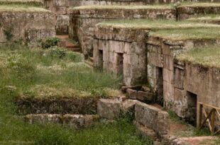 la Necropoli etrusca del Crocifisso del Tufo