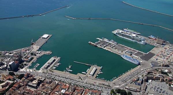 Porto di Cagliari sempre più turistico