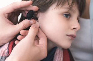 orecchio bionico bimbo sette anni, sassari