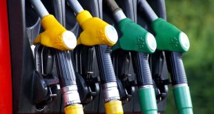benzina carburante aumento caro prezzi