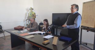 conferenza stampa da sx il collezionista di fumetti Fluvio Caporale Maria Dolores Picciau assessora alla Cultura del Comune di Cagliari Bepi Vigna diterrore del C.I.F. Cagliari 1