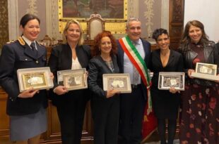 Viviana Lantini riceve il premio Ninetta Bartoli